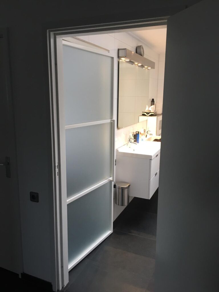 Stalen badkamer deur