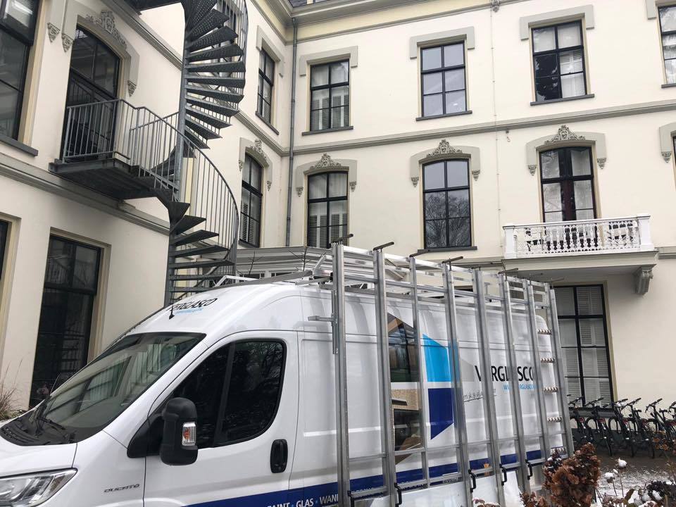 Leveren en plaatsen voorzetramen